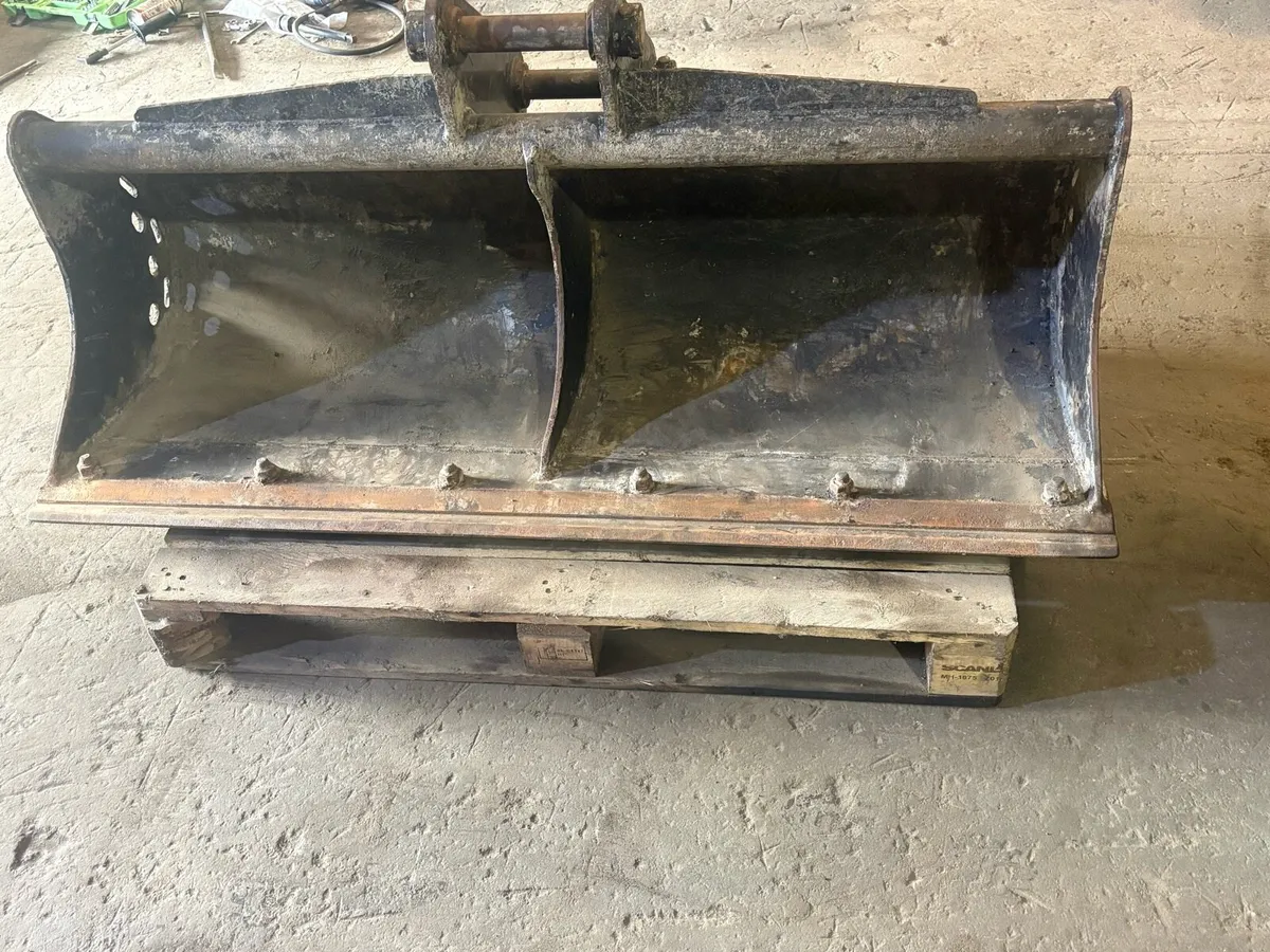 5ft Grading bucket 45mm pin - Image 3