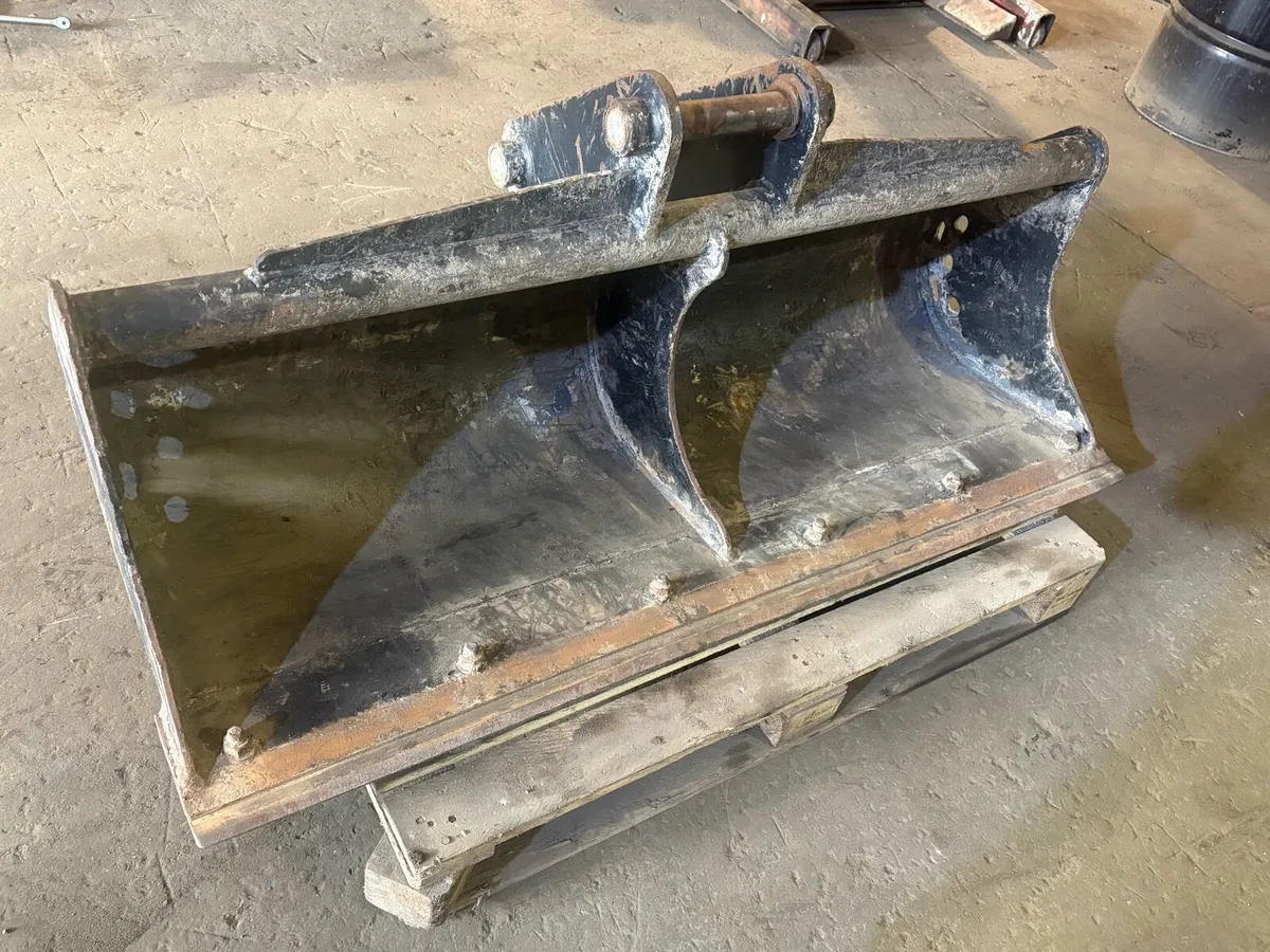 5ft Grading bucket 45mm pin - Image 4