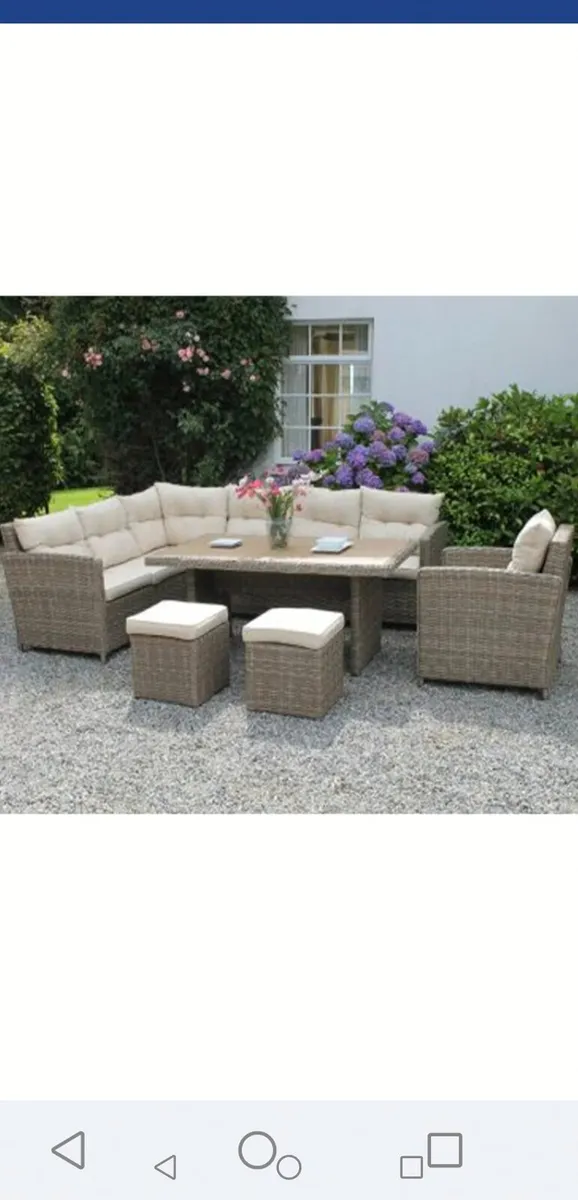 ***CLEARANCE***Brand New Basket Rattan lounge Set