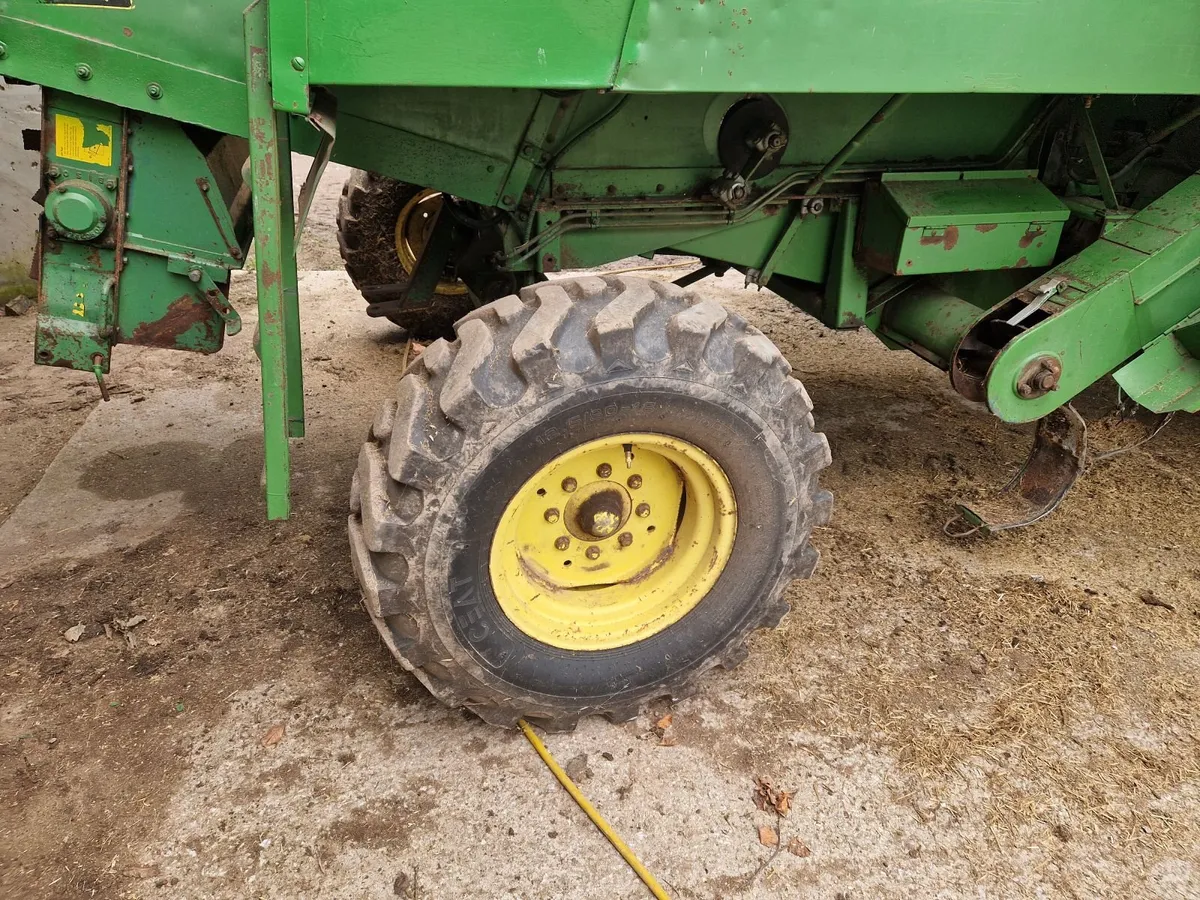 Combine Harvester John Deere 1075 - Image 2
