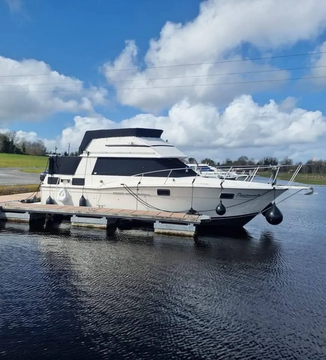 30ft Carver 3007 Aft Cabin Cruiser - Image 1