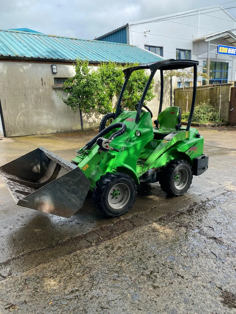 2015 AVANT 420 ARTICULATED COMPACT LOADER - Image 3