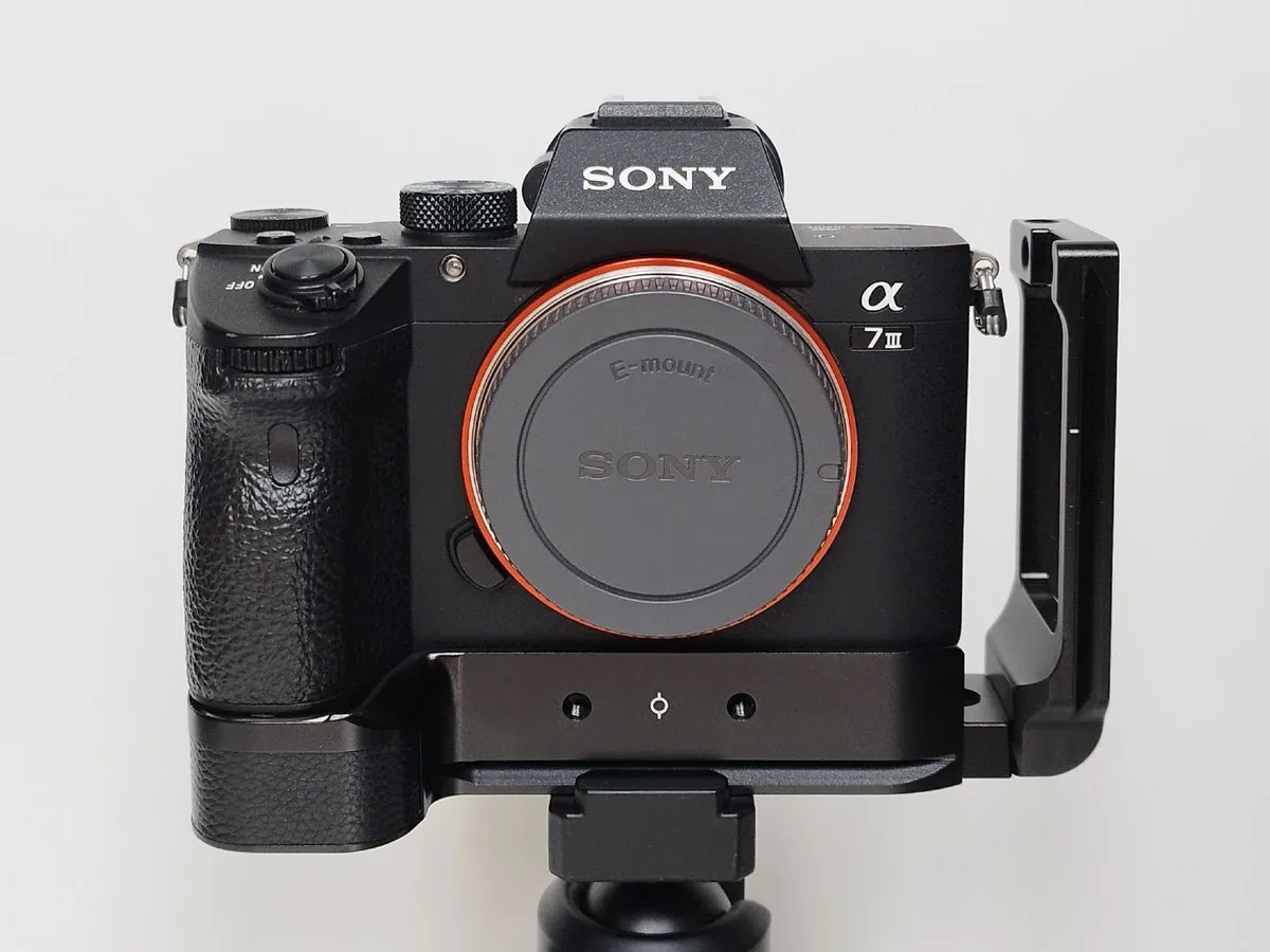 Sony A7 III / Alpha 7 III / ILCE-7M3 - Image 3