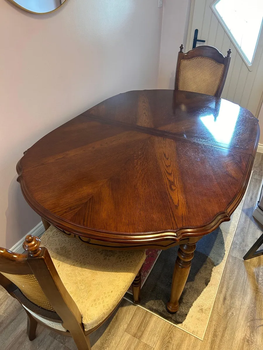 Dining room table and 6 chairs - Image 3