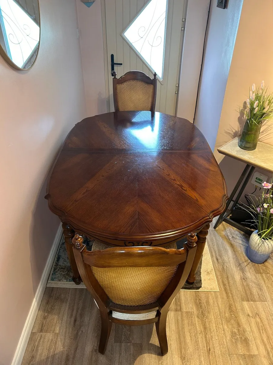 Dining room table and 6 chairs - Image 4