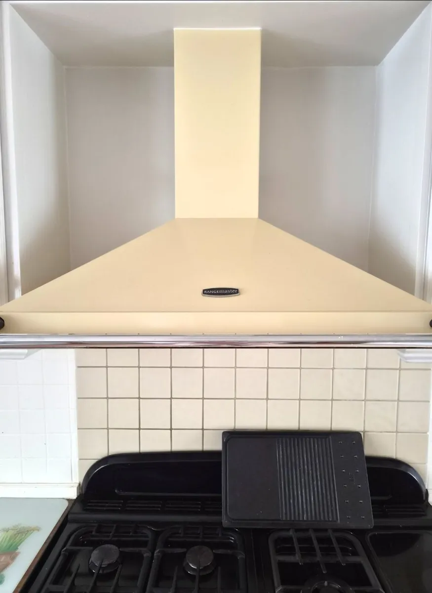 Rangemaster Cream Classic 110 & matching extractor - Image 3