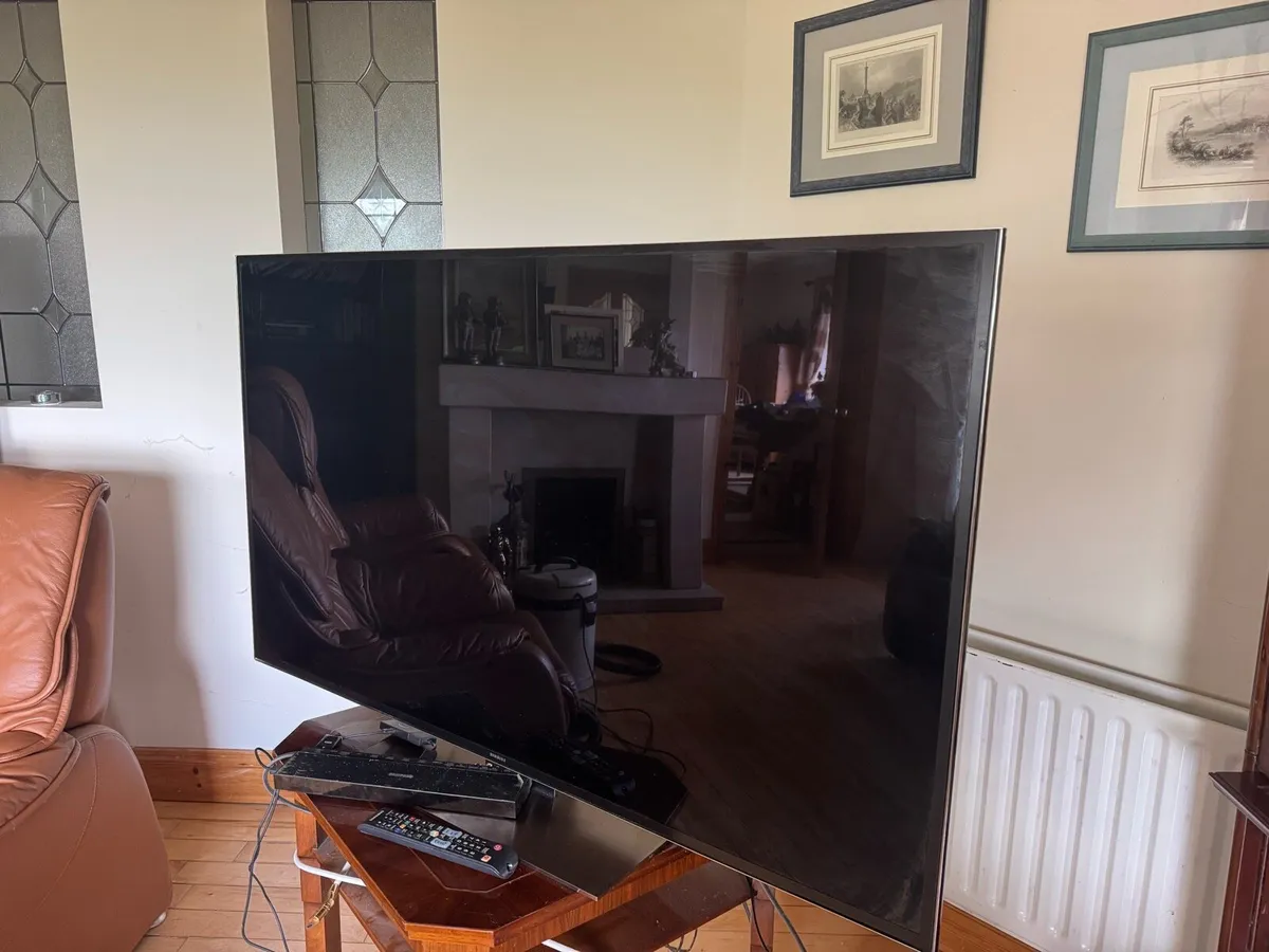 Samsung UE55F9000 Smart TV one connect - Image 4