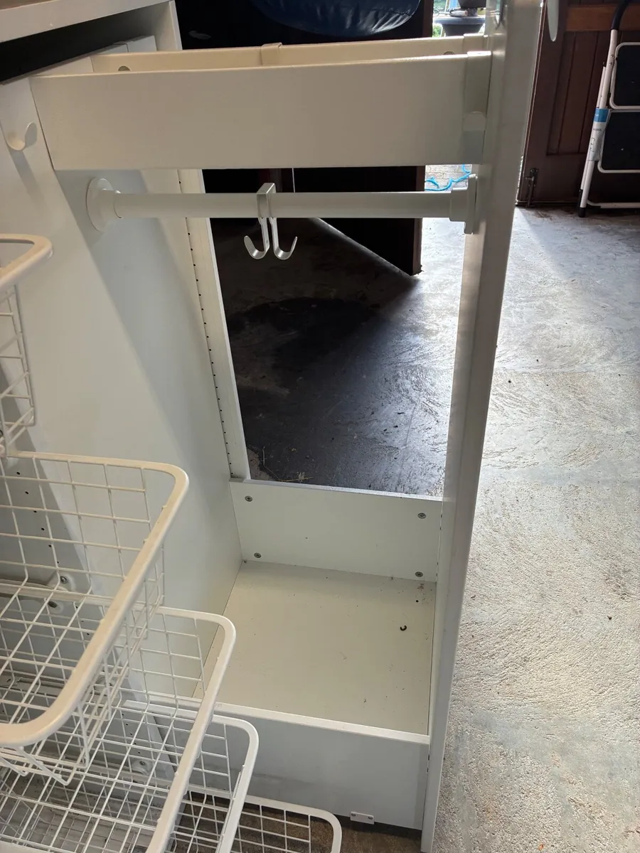 Storage unit - Image 1