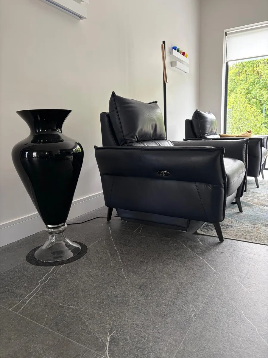 Electric recliners - Image 1