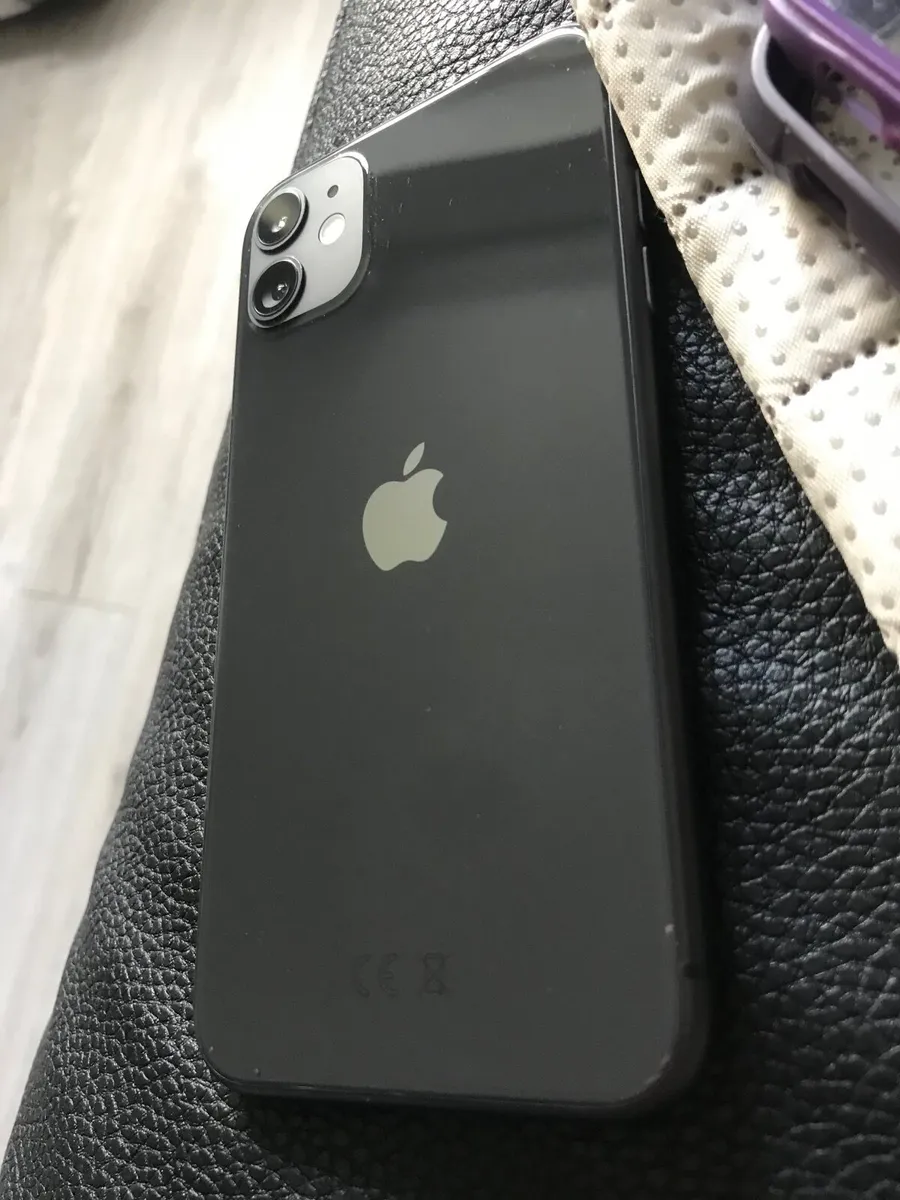 Iphone 11 - Image 1