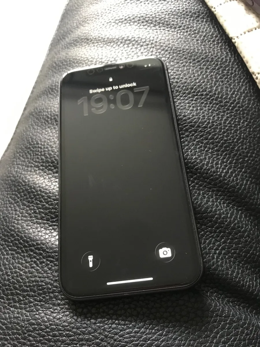 Iphone 11 - Image 4