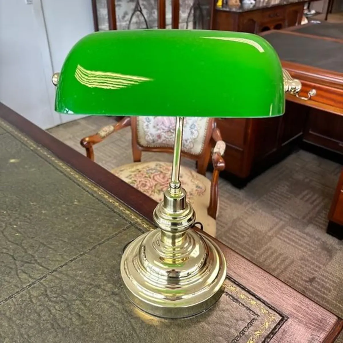 Brand new brass base green glass bankers desk lamp - Image 2