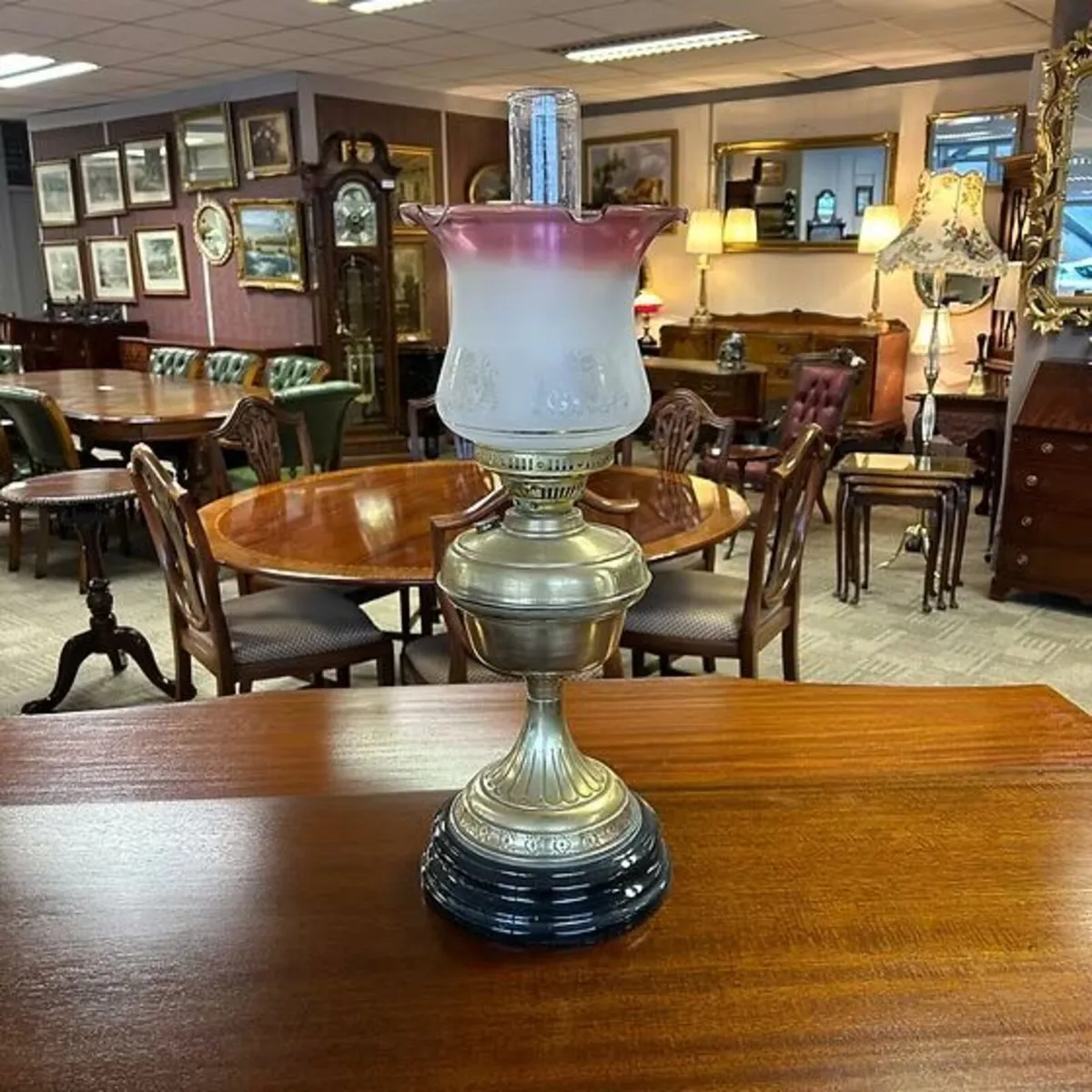 Outstanding quality antique Victorian oil lamp