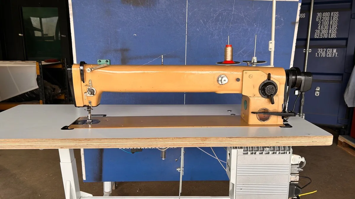 Jentschmann Pfaff 418 zig - zag sewing machine - Image 1
