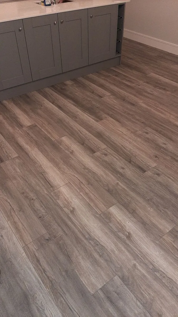 Laminate , wood, vynil fitter - Image 4