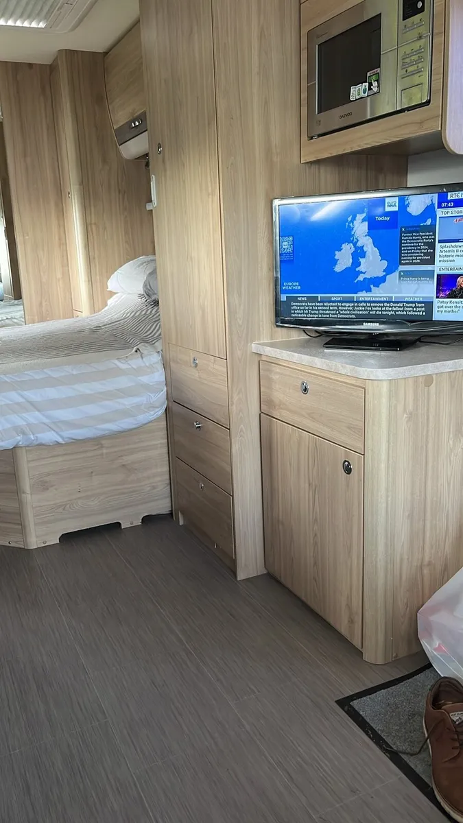 Caravan - Image 3