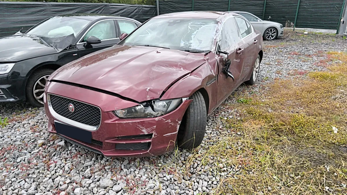 2017 JAGUAR XE 2.0 DIESEL FOR BREAKING! - Image 4