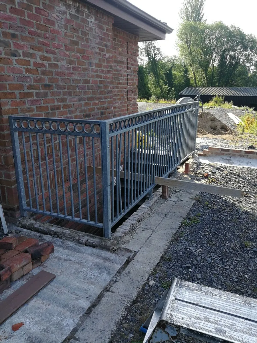 Metal stair railings - Image 1