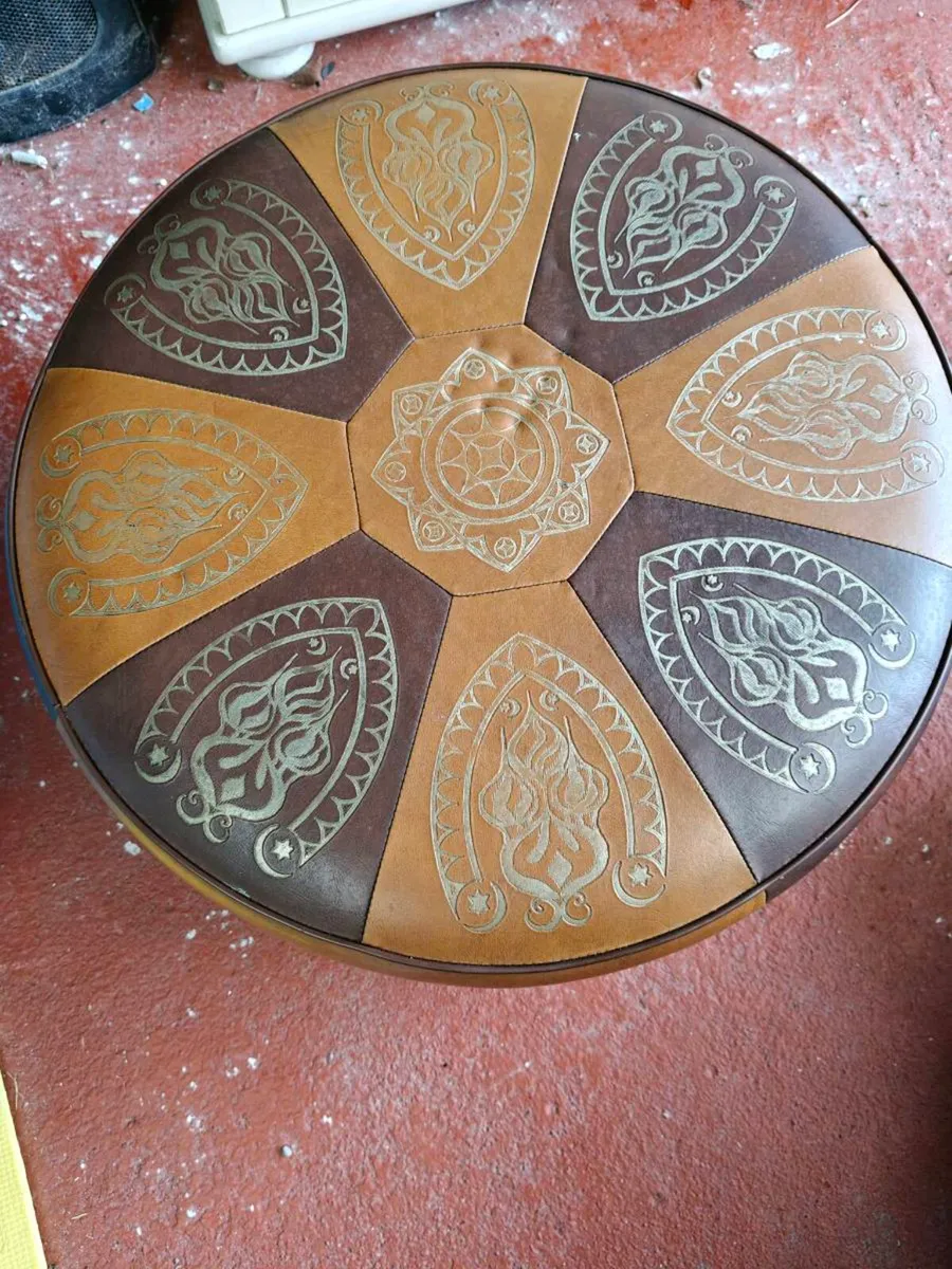 Pouffe - Image 1