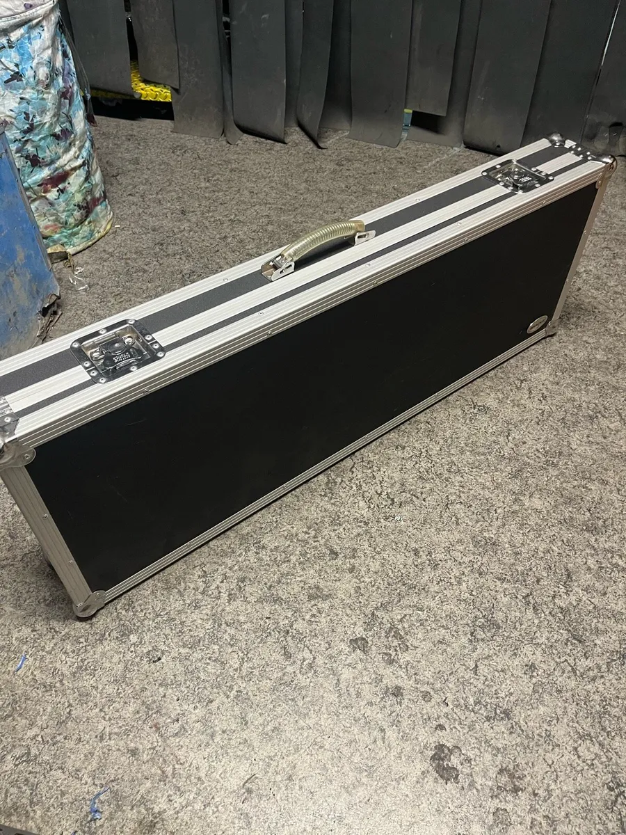 Bass Hardcase - Image 1