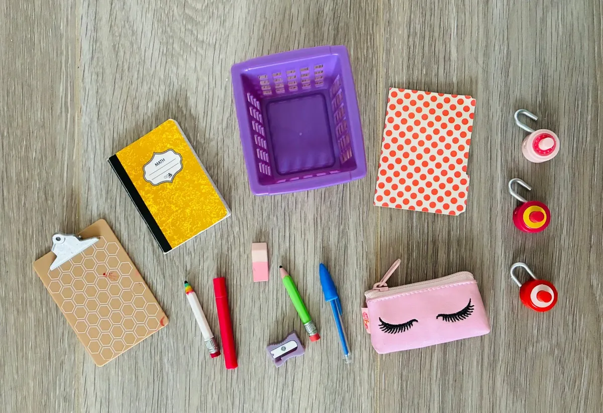 Our Generation Doll School Locker & Accessories - Image 4