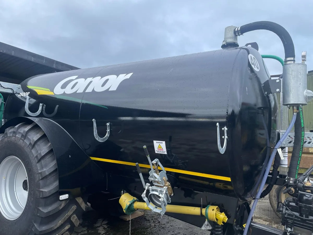 New Conor 2500 Tank & 7.5m Trailing Shoe - Image 1