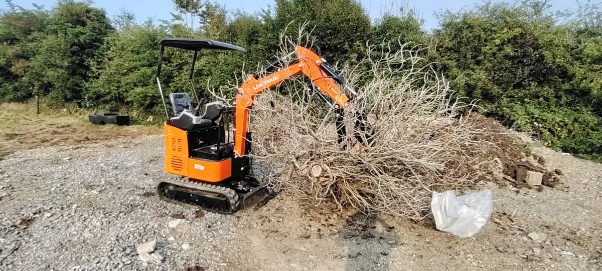 Landward XT12 Mini Digger 1.3 ton - Image 3