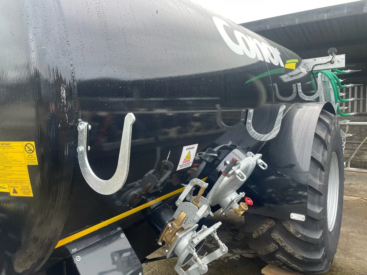 New Conor 2500 Tank & 7.5m Trailing Shoe - Image 2
