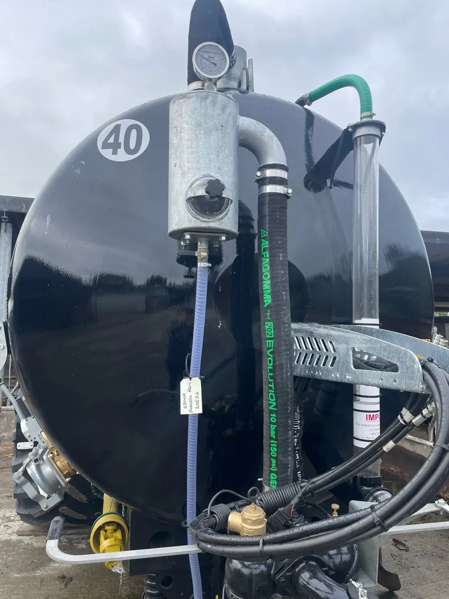 New Conor 2500 Tank & 7.5m Trailing Shoe - Image 3