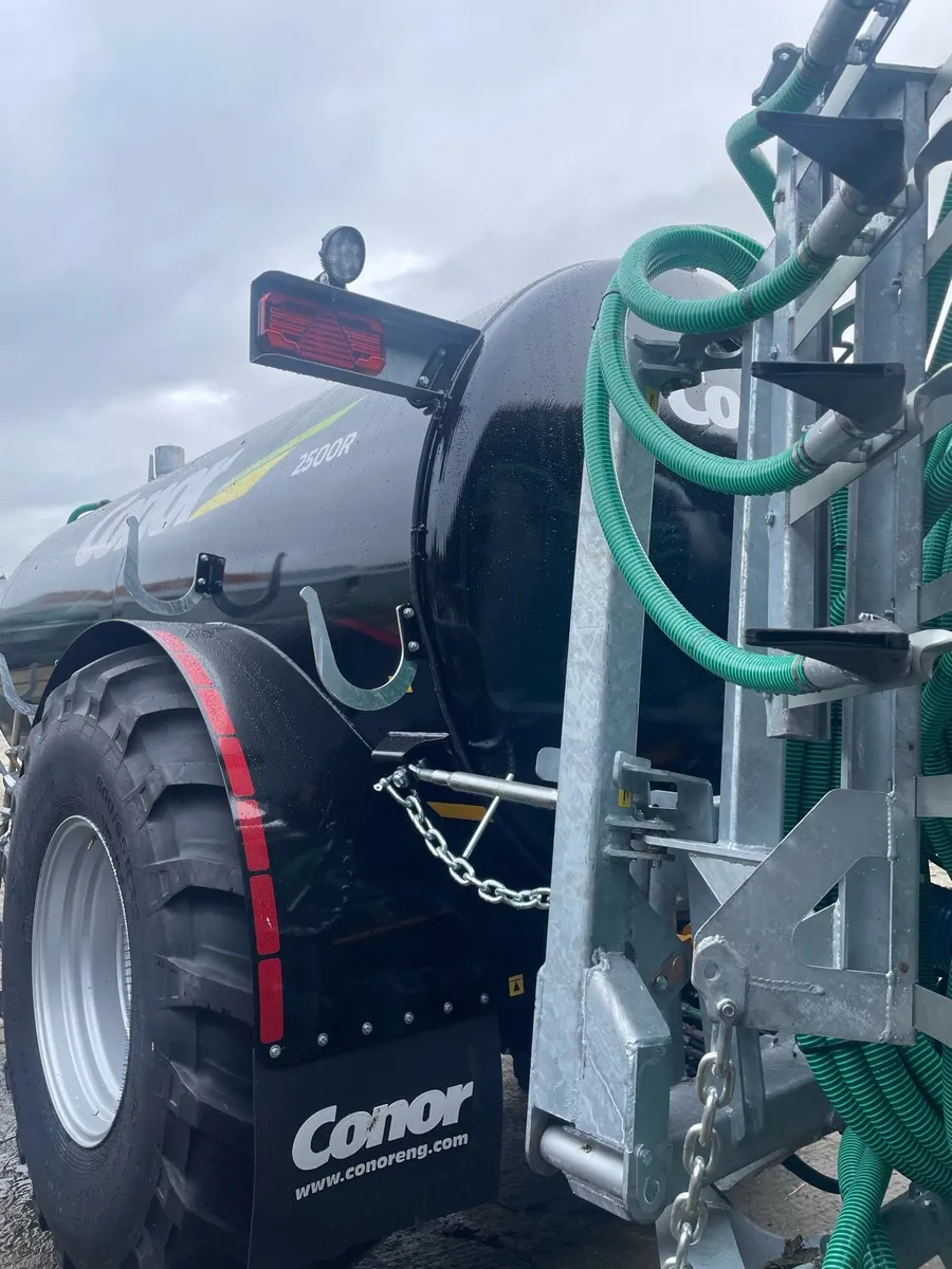 New Conor 2500 Tank & 7.5m Trailing Shoe - Image 4