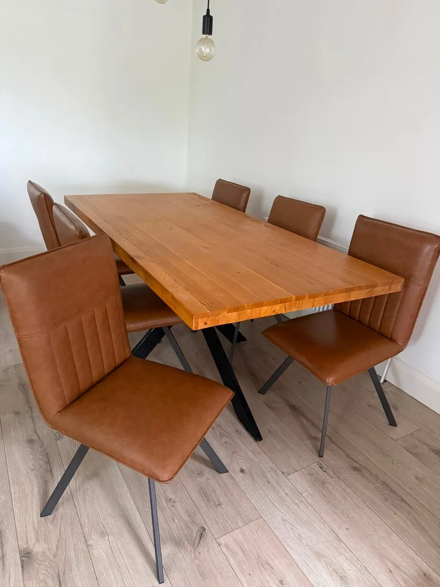 Dining table and chairs - Image 1