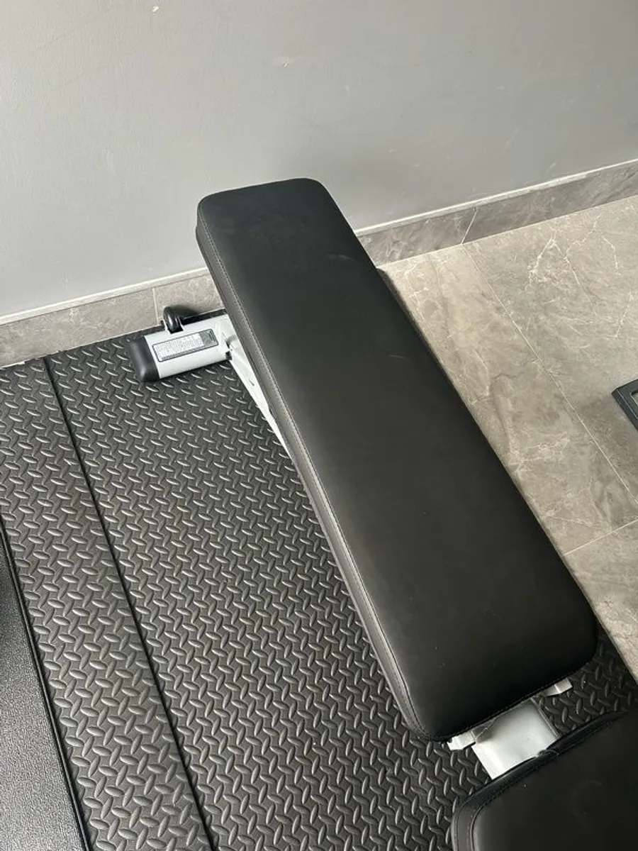 Weight Bench - Commercial Grade - BRAND NEW - Image 3