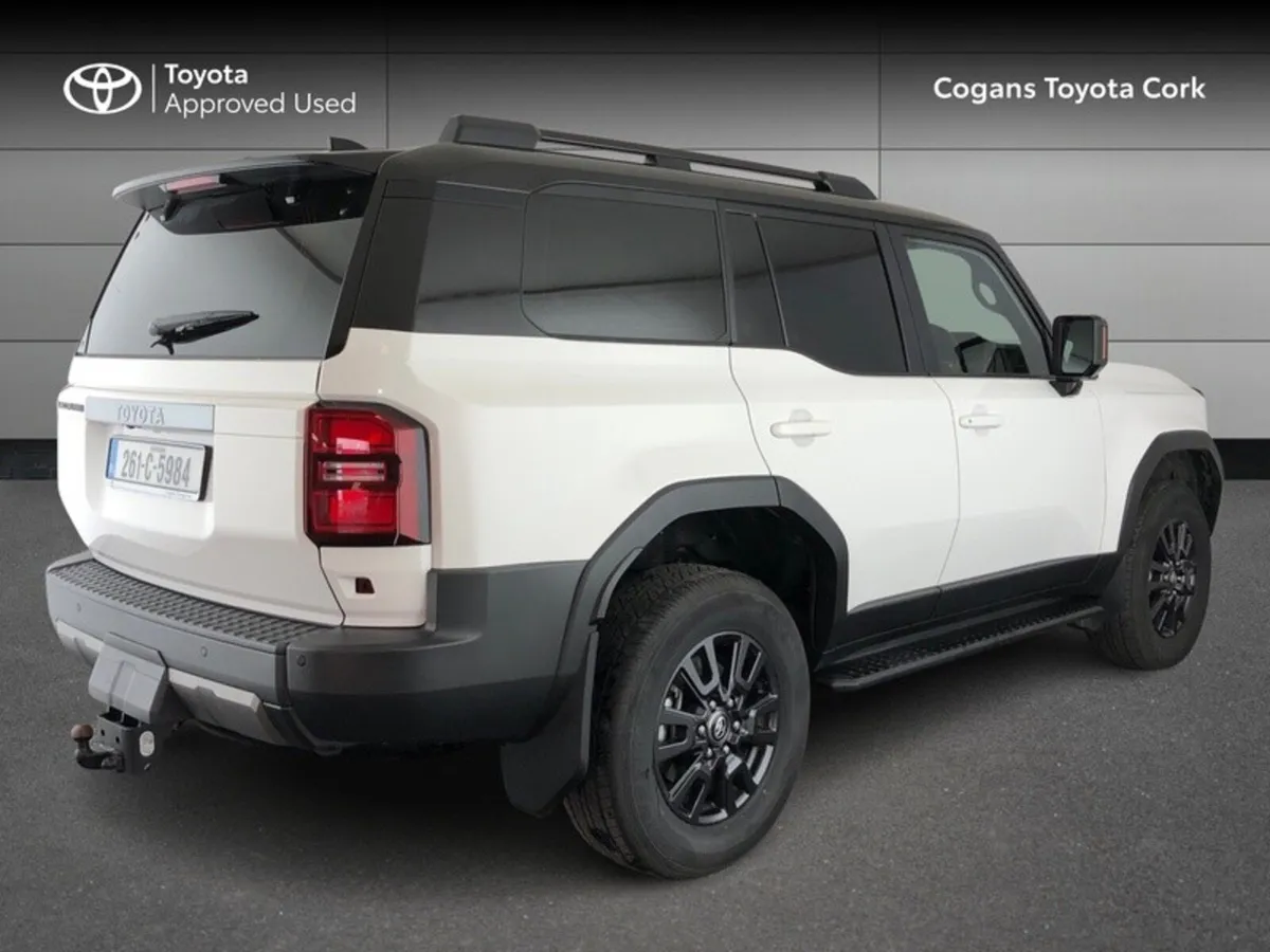Toyota Land Cruiser 2.8 - Image 2