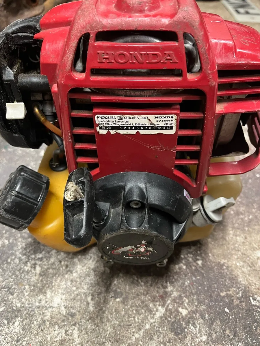 Honda strimmer lawnmower - Image 2