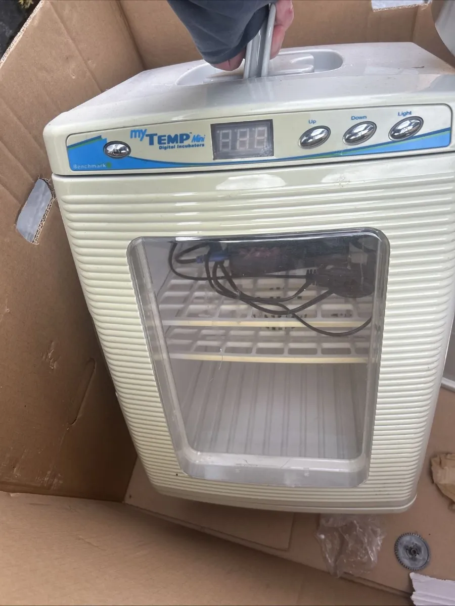 Incubater for testing