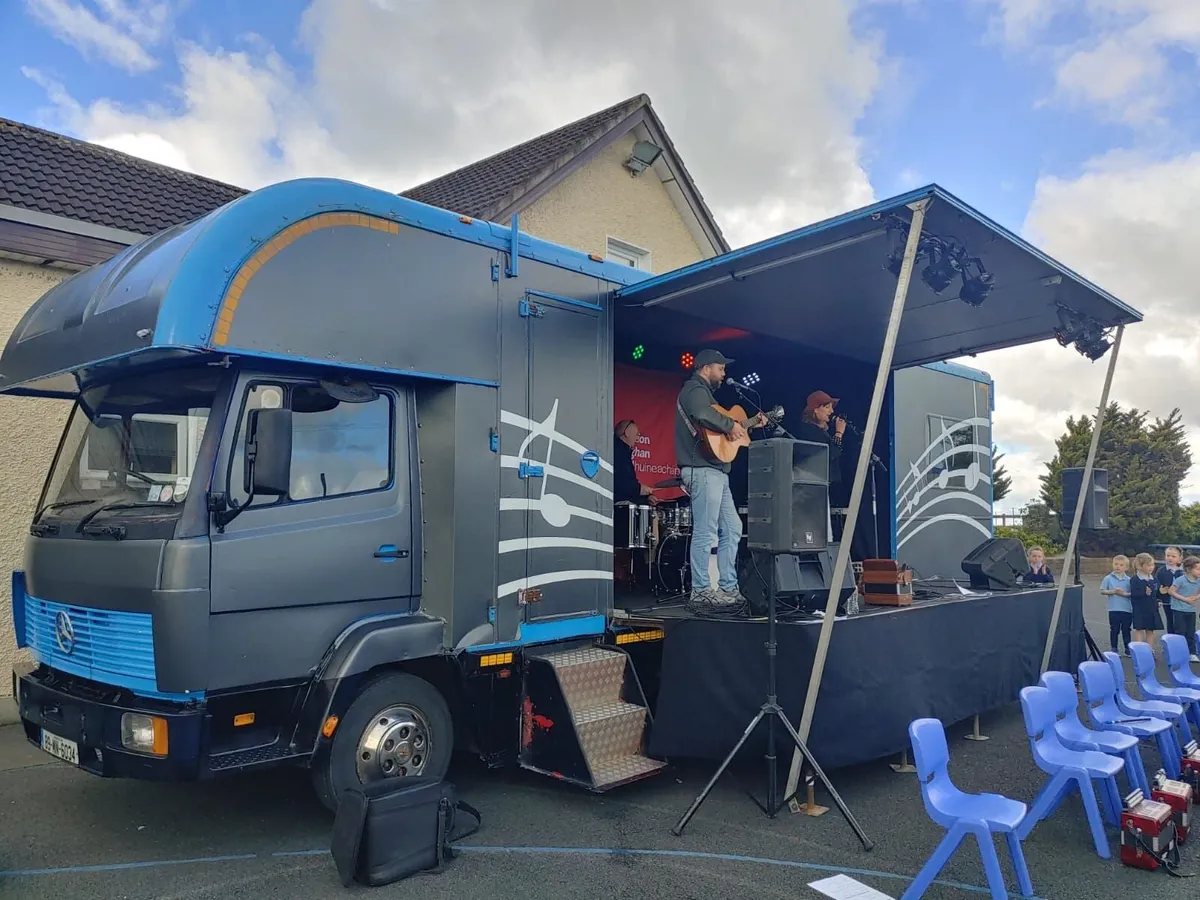 Truck Stage - Image 3