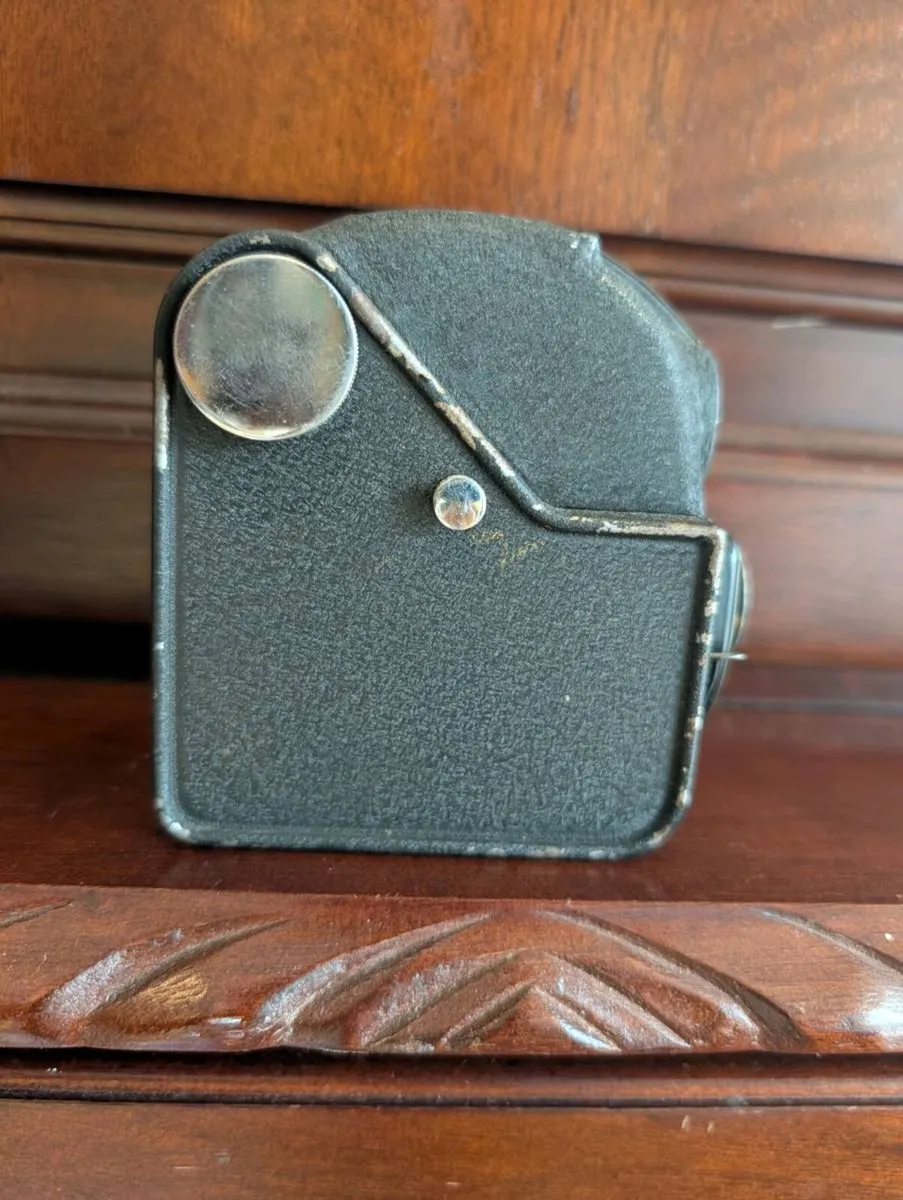 Vintage Ensign Ful-Vue Box Camera (Pre-1950s Model - Image 3