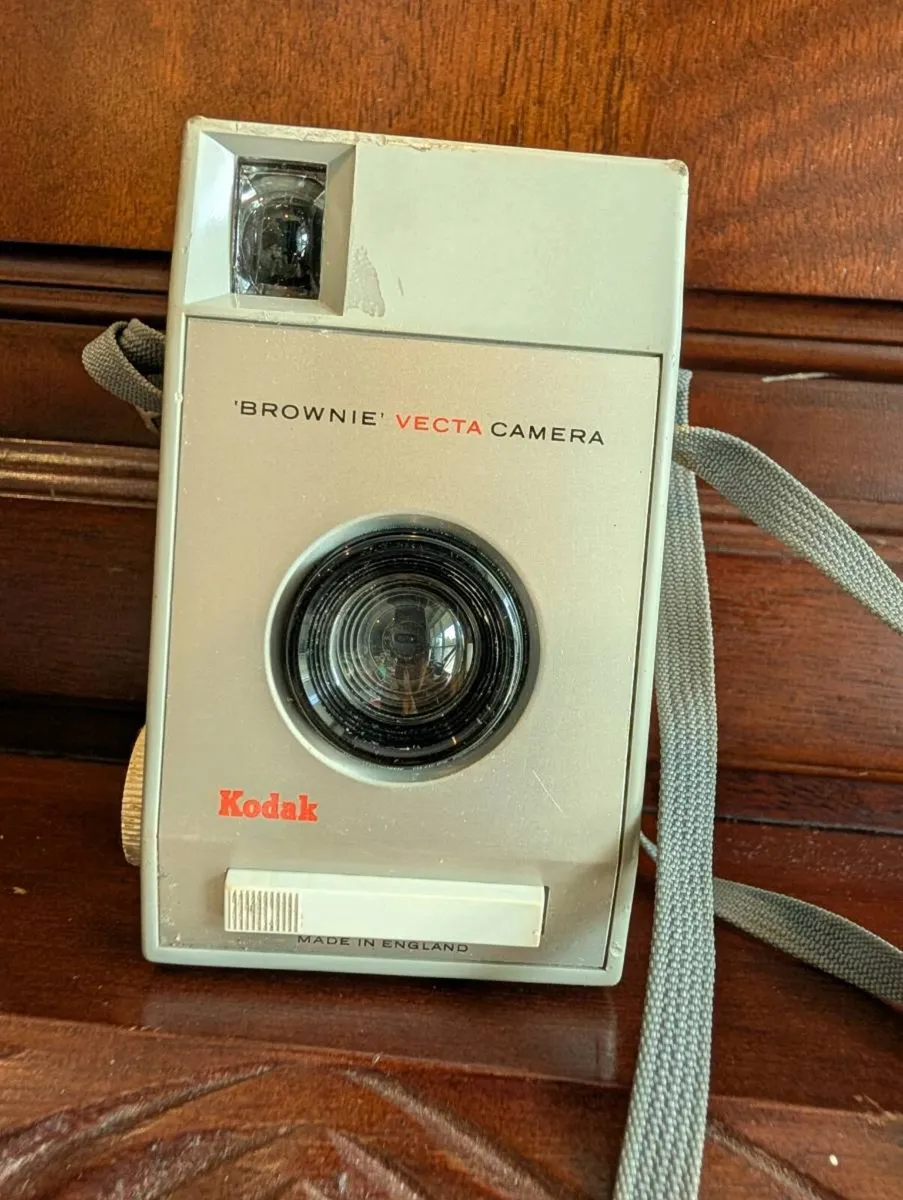 Vintage Kodak ‘Brownie’ Vecta Camera - Image 1