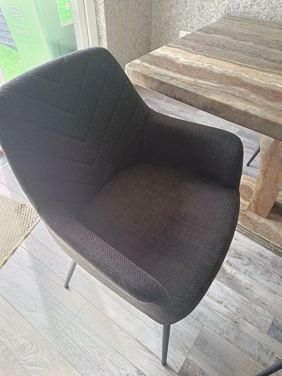 Kitchen table and four chairs - Image 2