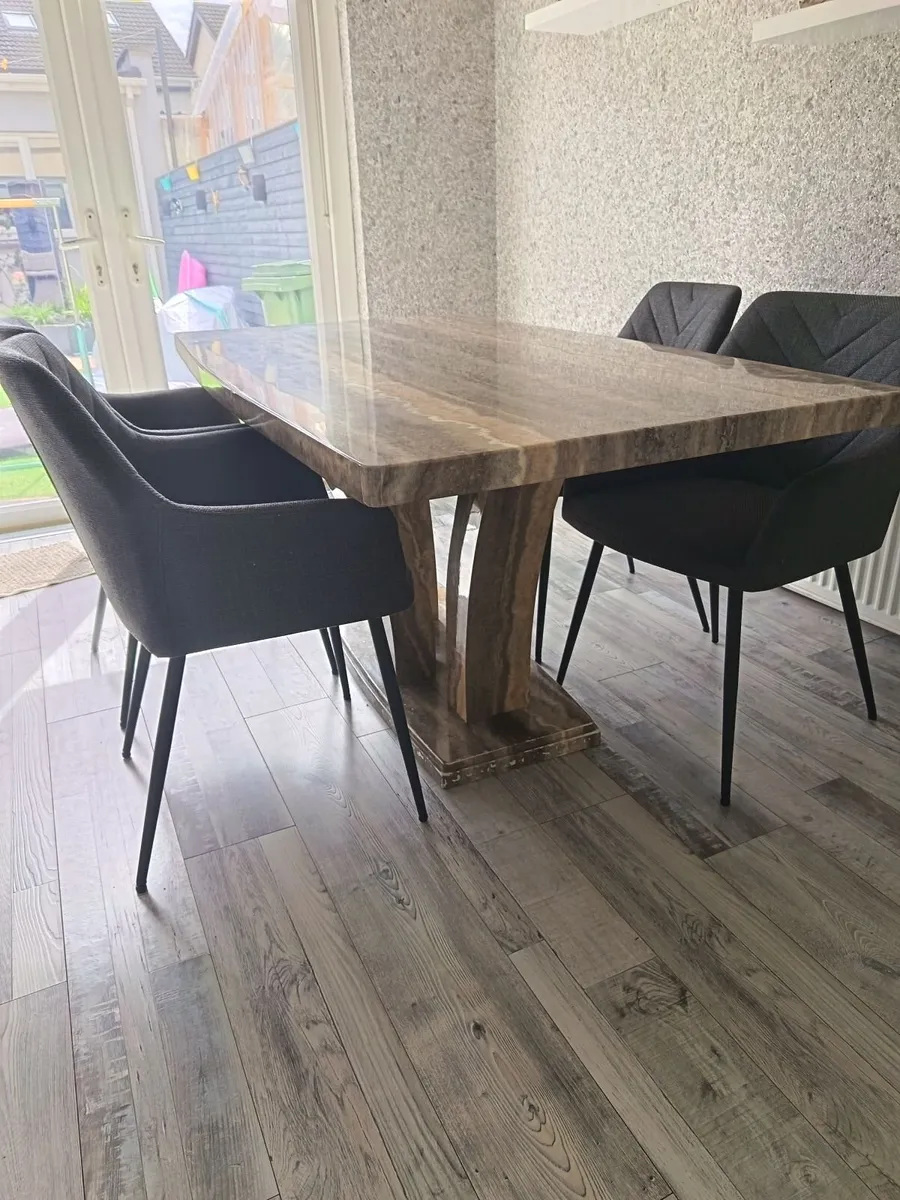 Kitchen table and four chairs - Image 1