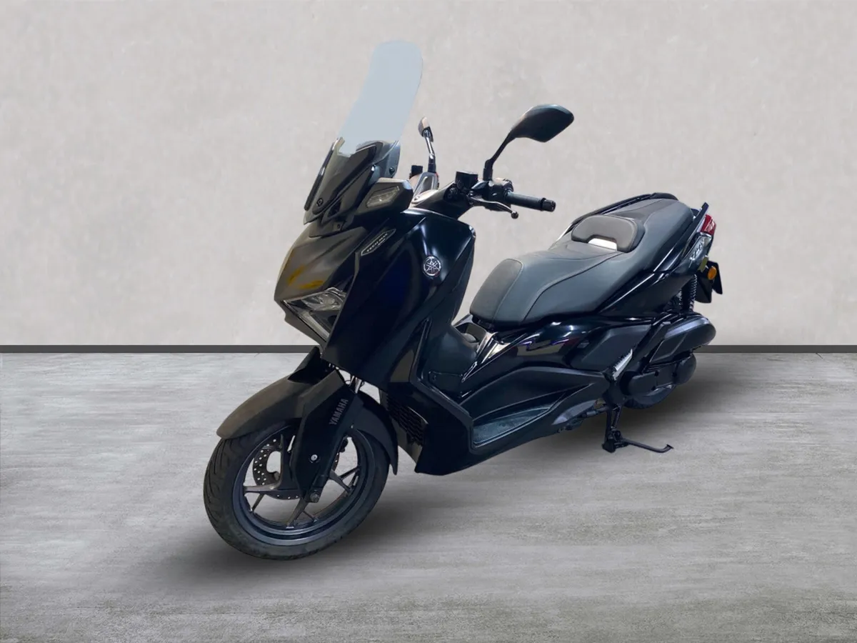 Yamaha X-Max 125 Tech-Max Scooter, NI Registered - Image 4