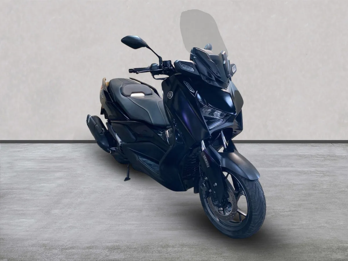 Yamaha X-Max 125 Tech-Max Scooter, NI Registered - Image 3