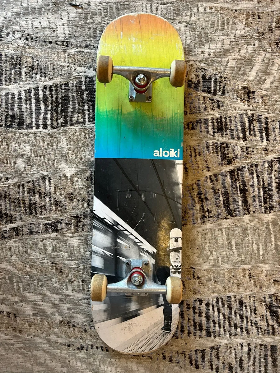 Skateboard - Aloiki - Image 1