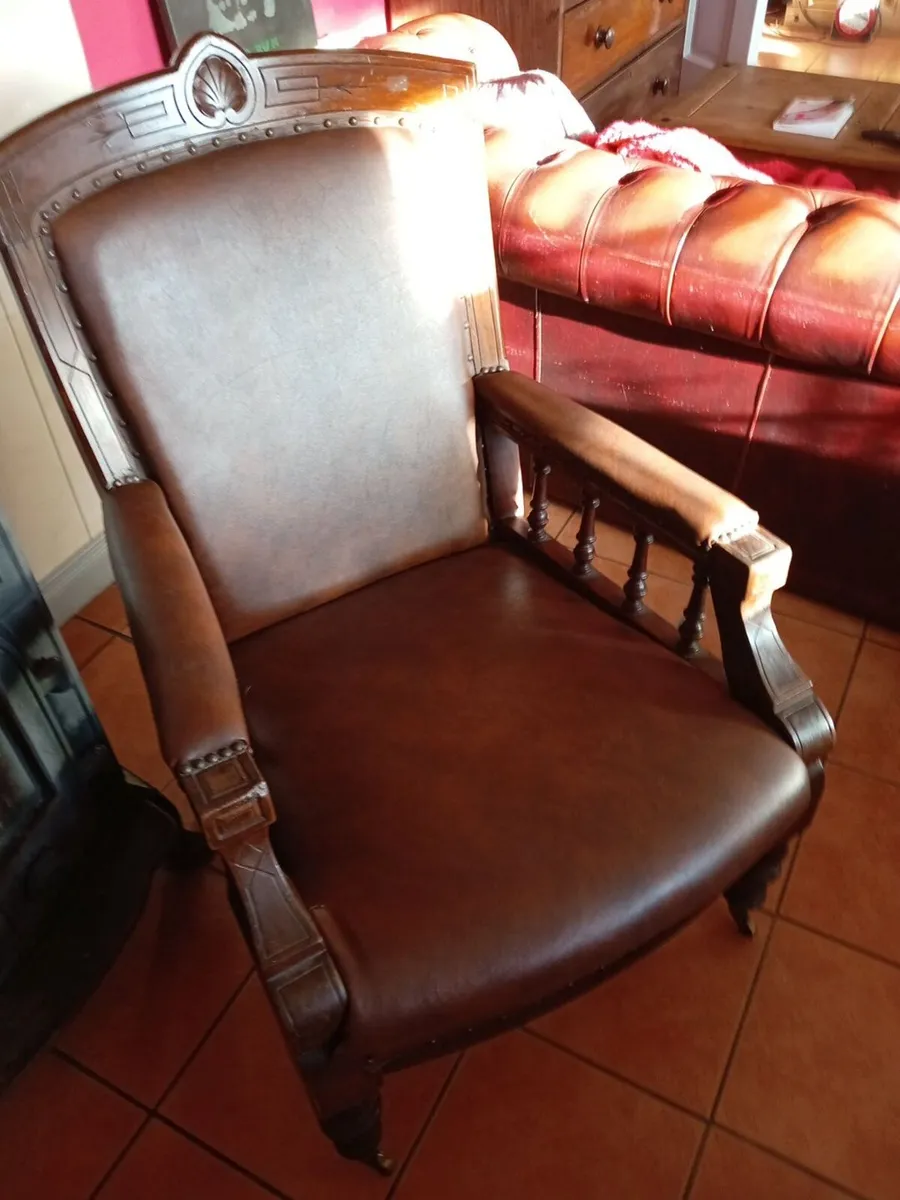 Antiques galore - Image 1