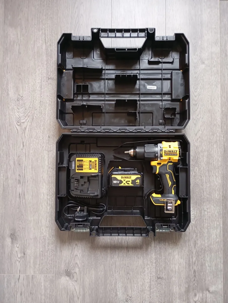 DeWalt dcd799 Combi Drill - Image 1