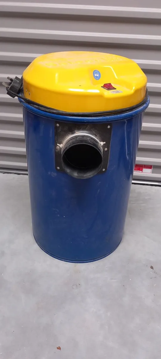 Dust extractor