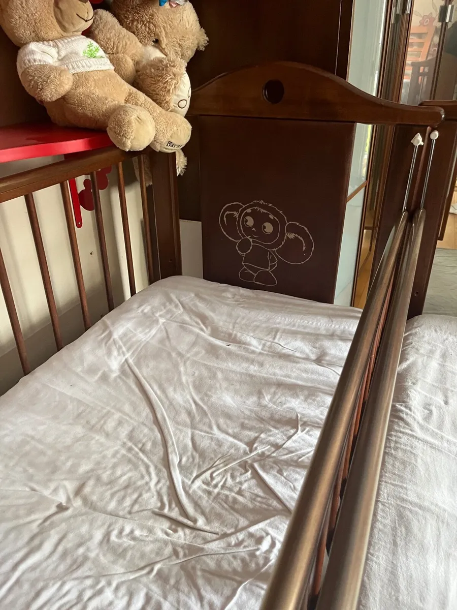Rocking Wood baby Cot with storage - Image 4