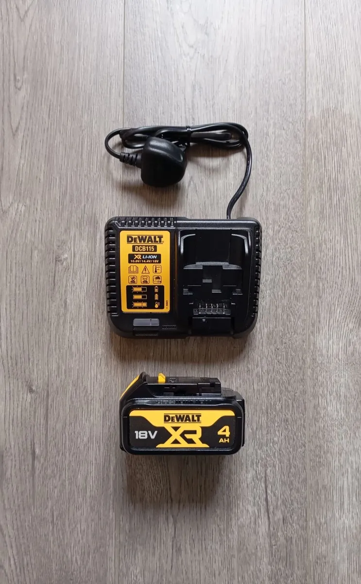 DeWalt 4ah Battery and Charger