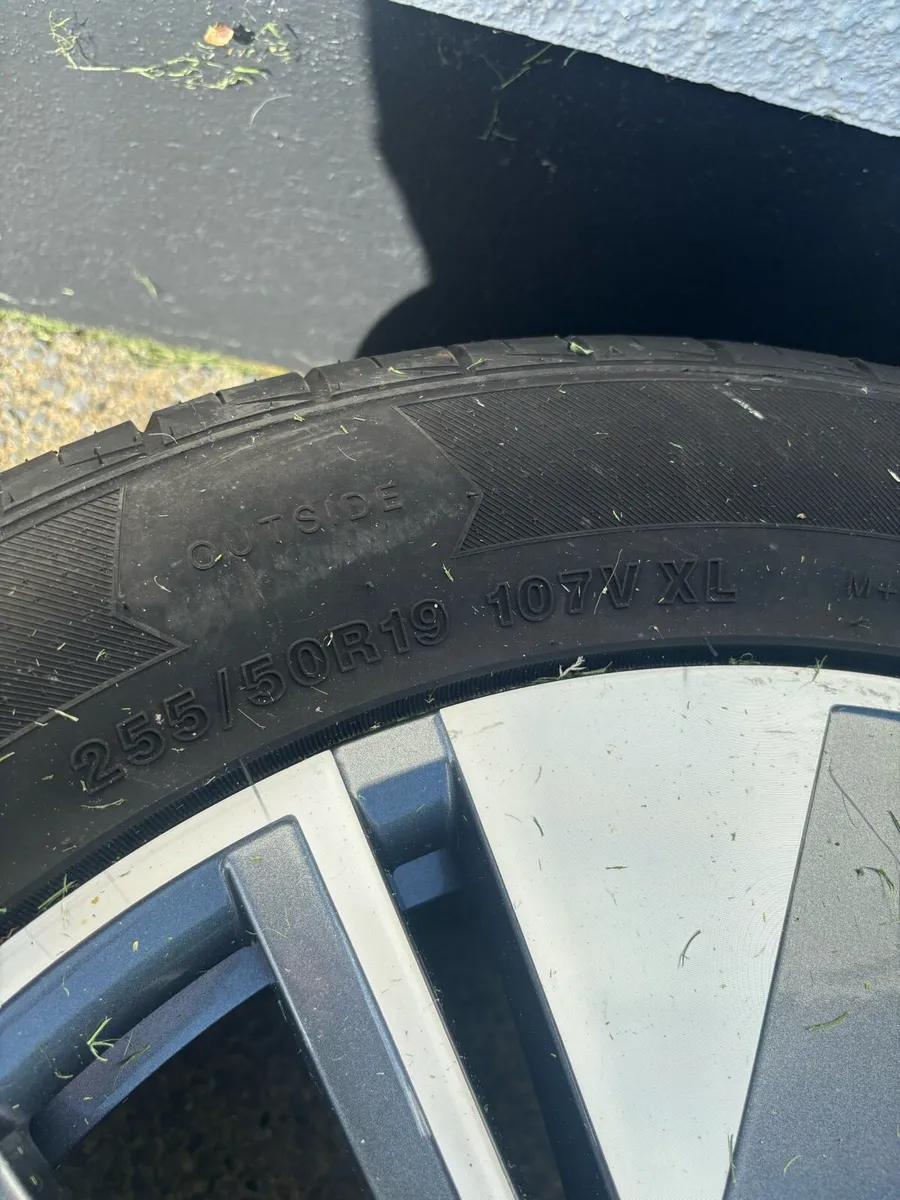 Skoda enyaq spare alloy with new tyre - Image 2