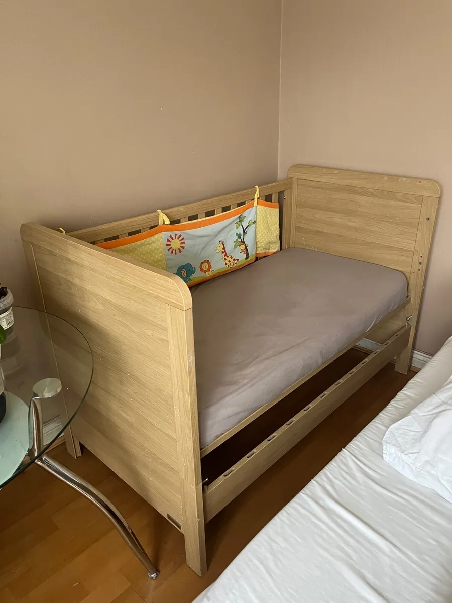 Baby cot MAMAS&PAPAS - newborn to 12 years - Image 1